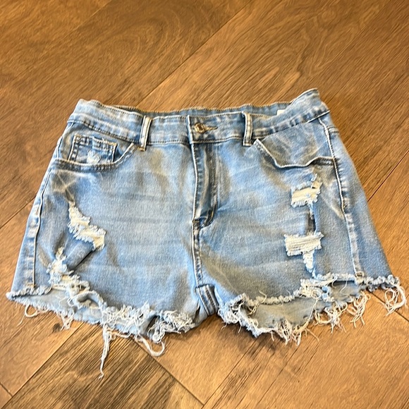 SHEIN Pants - SHEIN Denim Jean Shorts